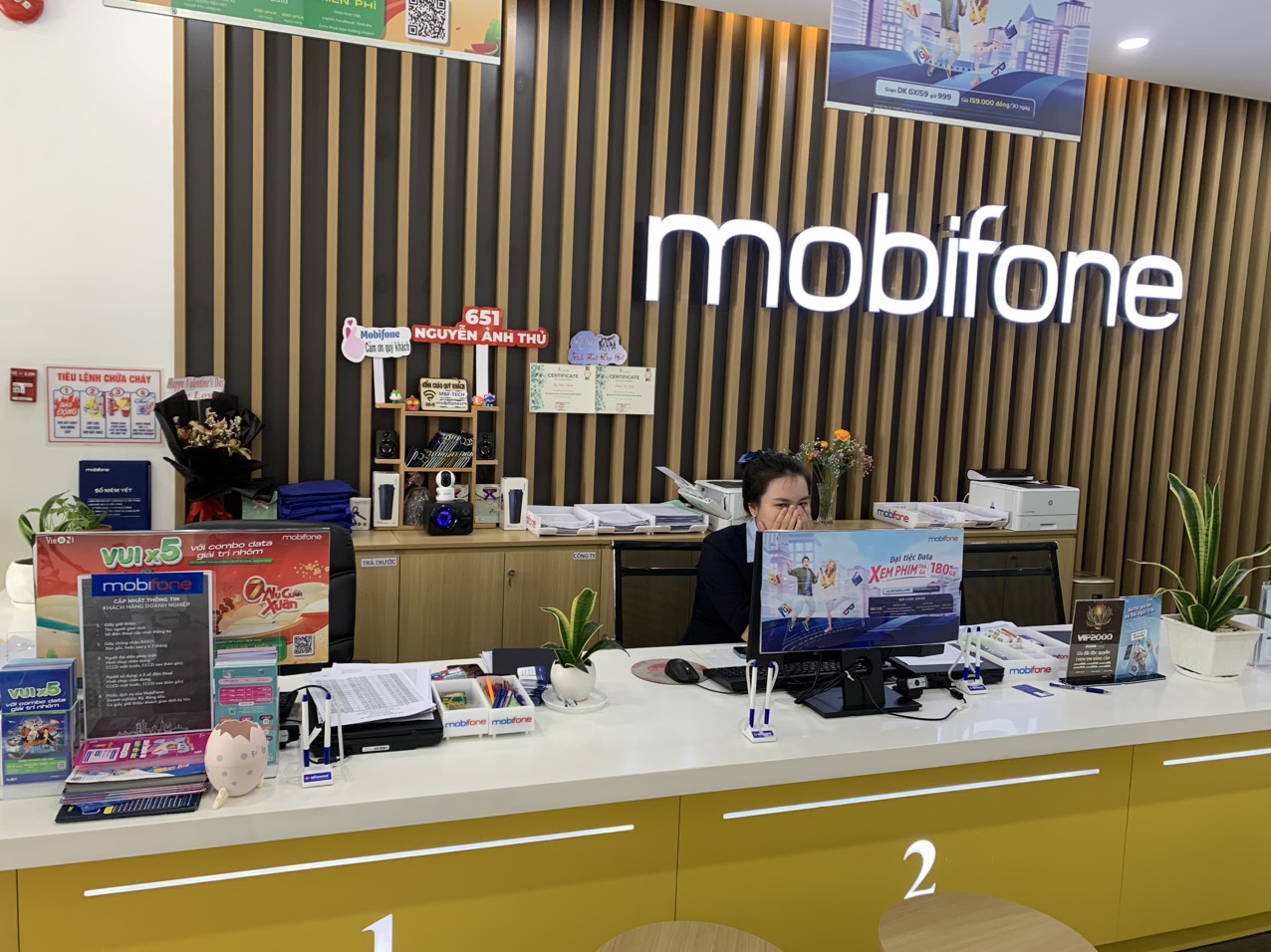 cửa hàng mobifone 